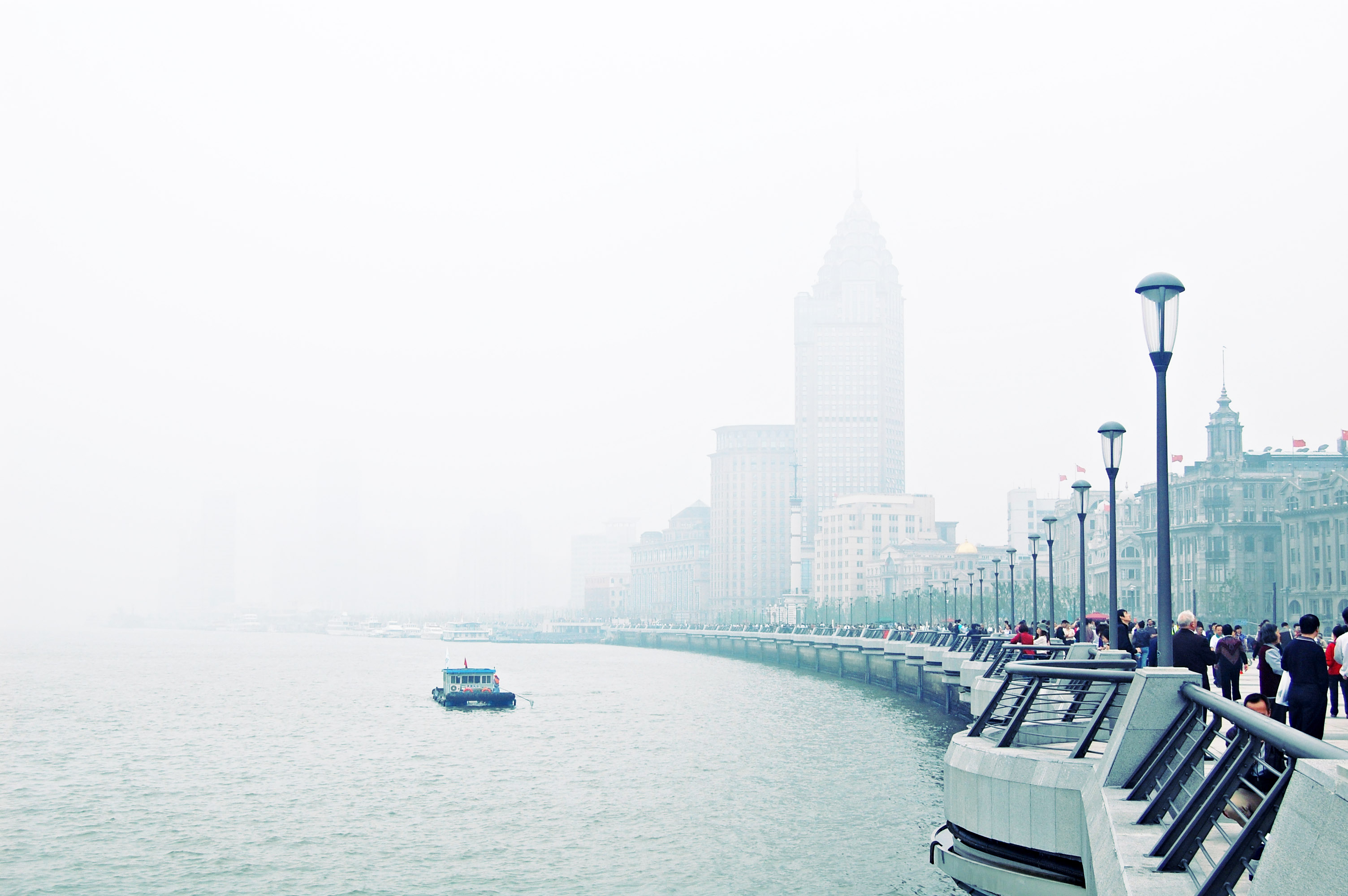 Pudong_China_river